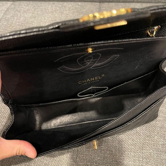 Chanel medium caviar classic bag - Picture 11 of 12